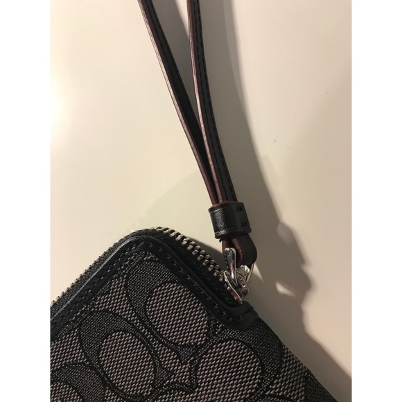 Coach Small Wristlet - Picture 9 of 10